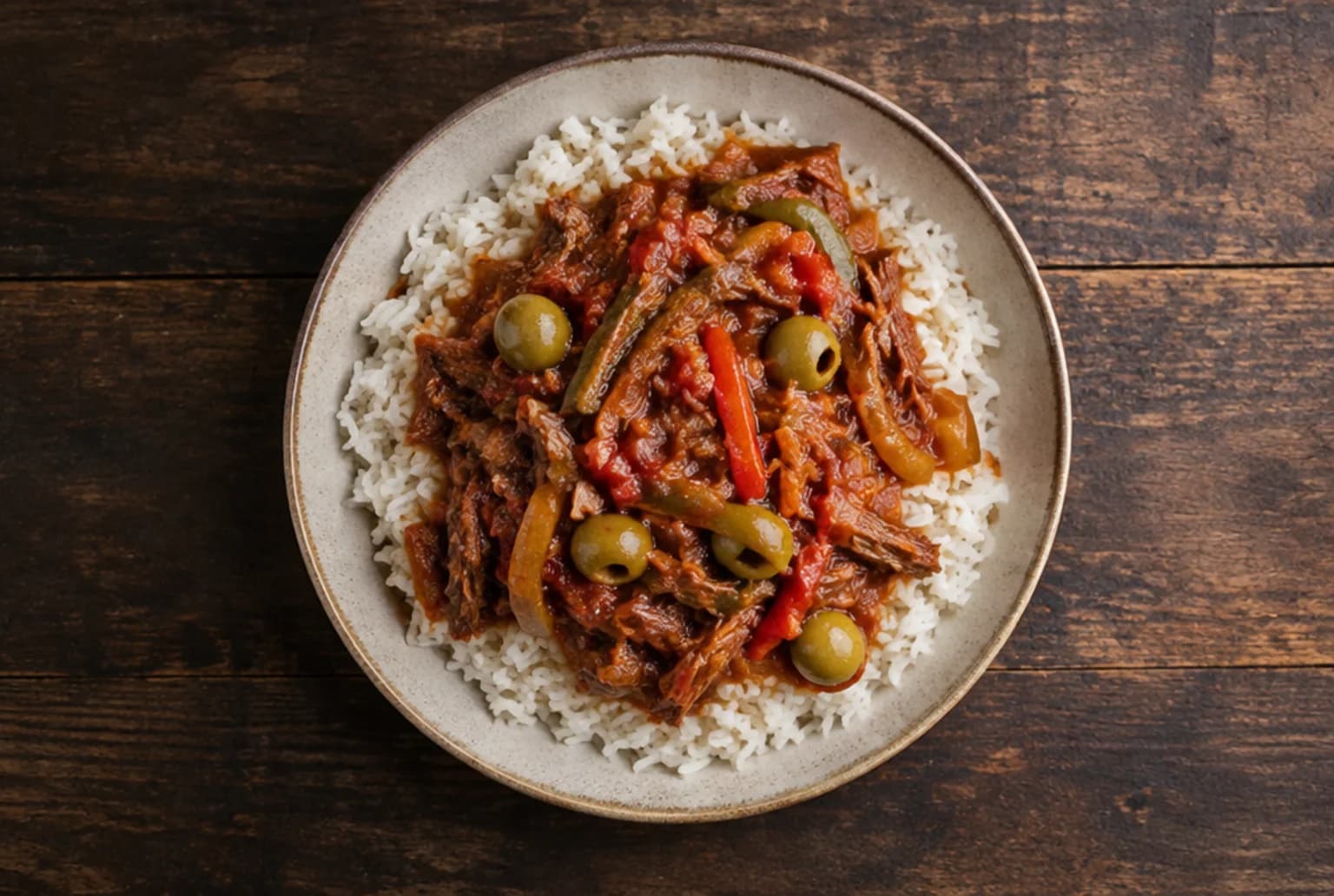 Ropa Vieja: kubanisches zerrupftes Rindfleisch