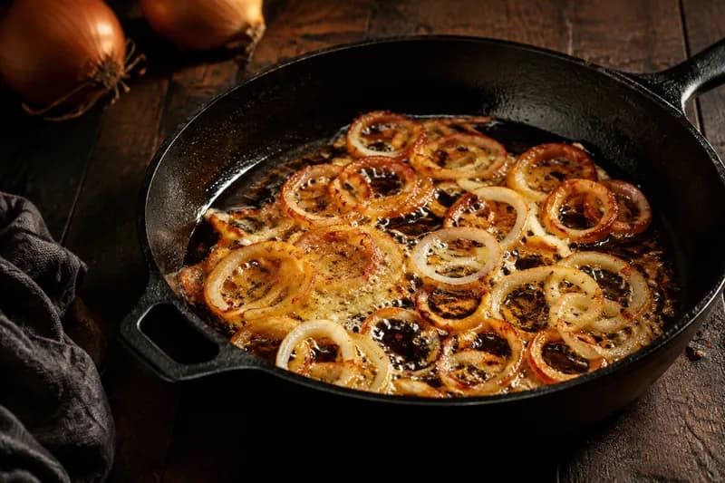 Röstzwiebeln ausbacken