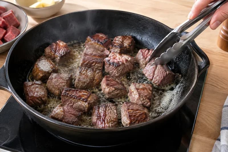 Fleisch anbraten
