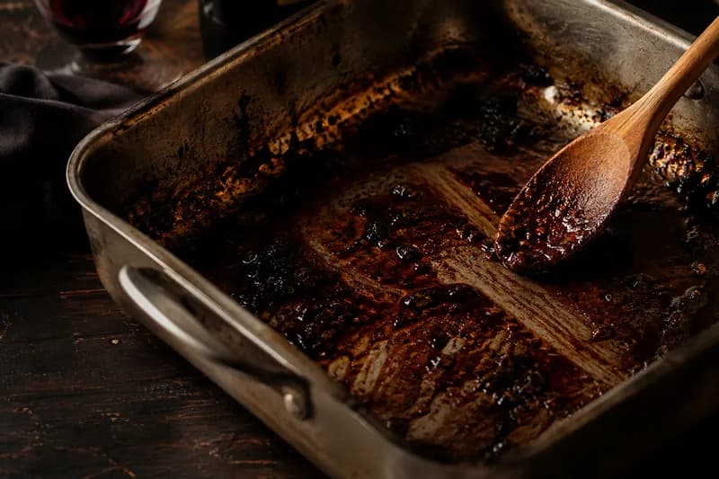 Mit Rotwein ablöschen