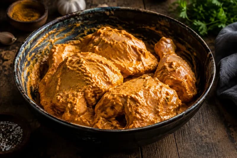 Poulet mindestens 4 Stunden marinieren