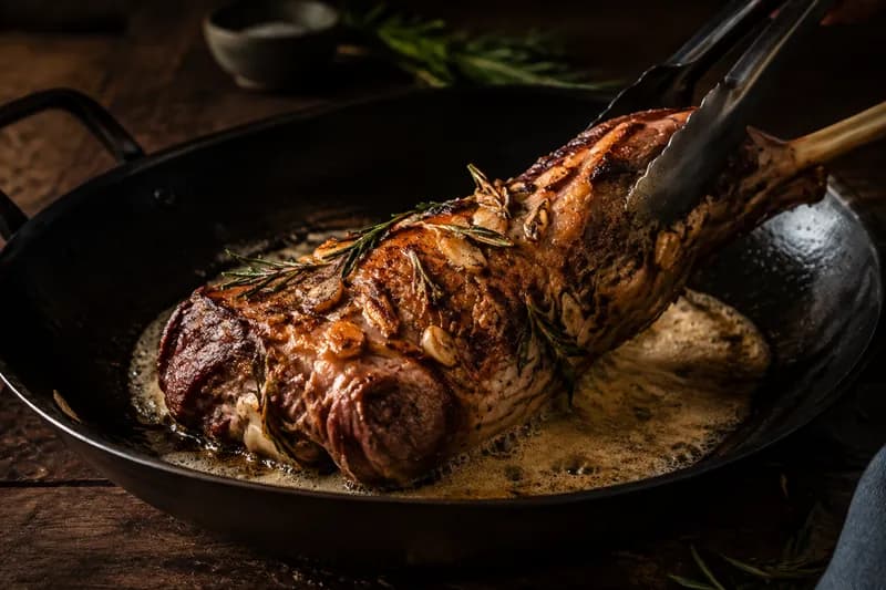 Gigot spicken und anbraten