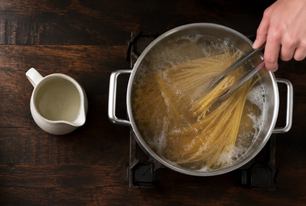 Spaghetti kochen