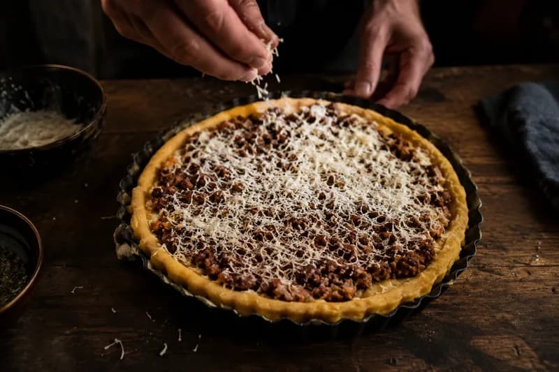 Tarte belegen und backen
