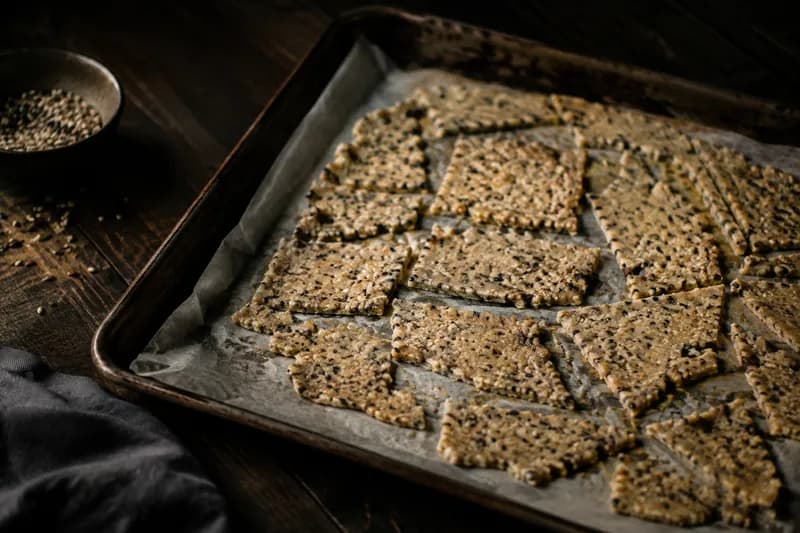Cracker ausrollen und backen